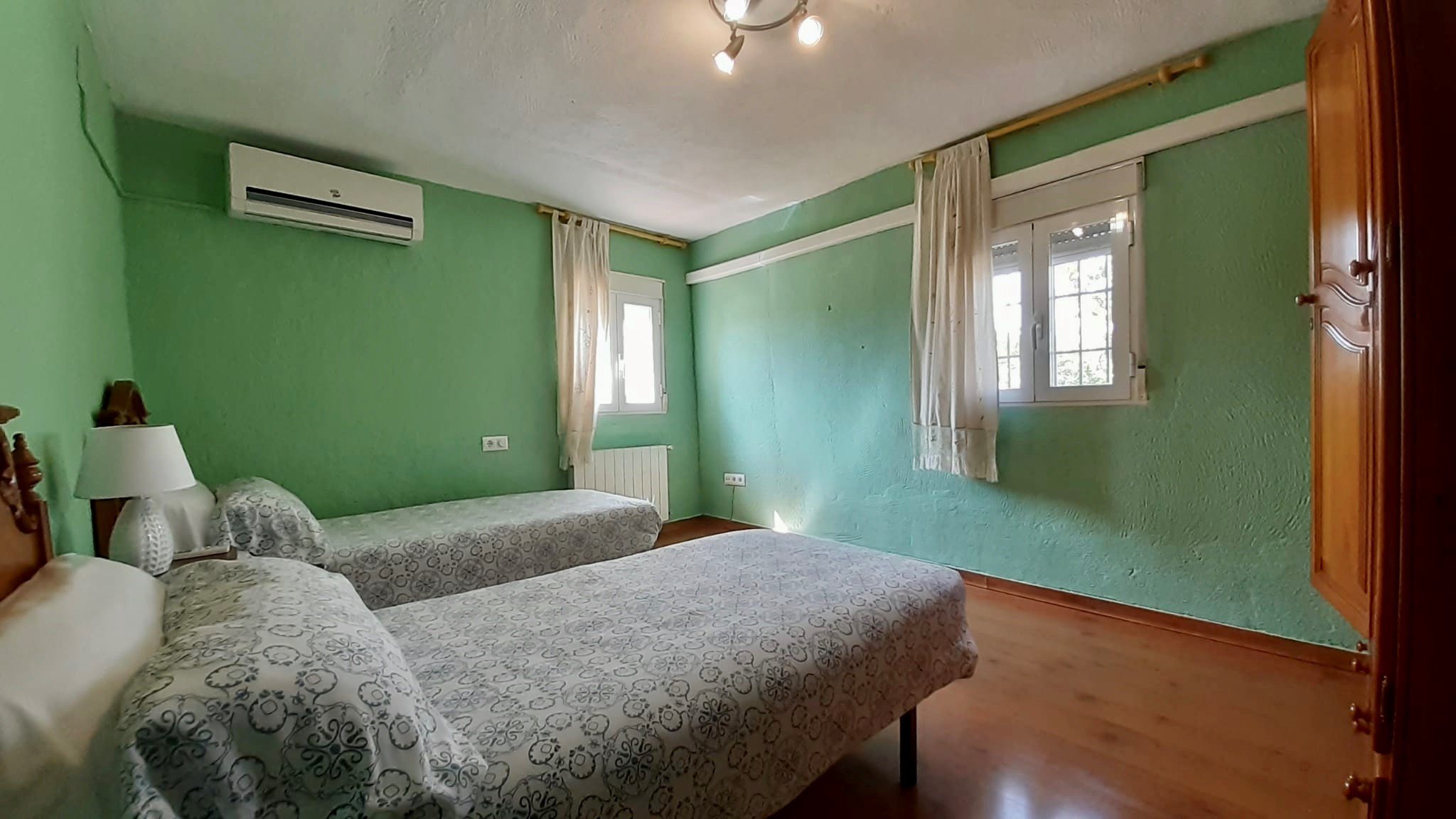 Hermosa villa de 5 dormitorios de estilo rústico en Jávea